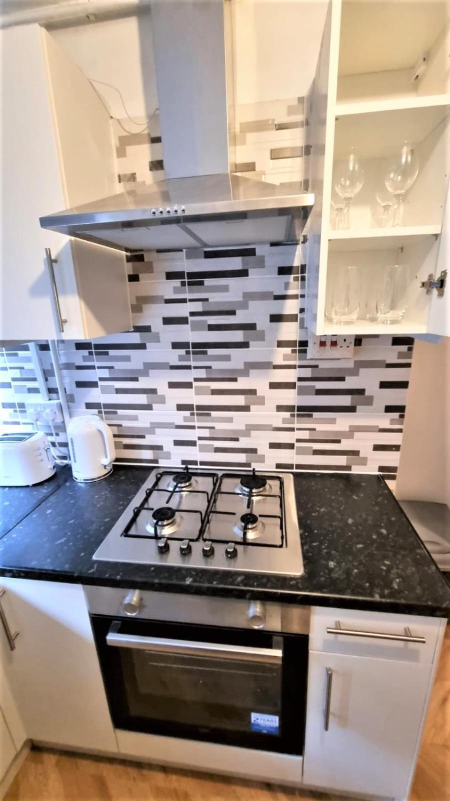 Lovely 2 Bedroom Close To Plaistow Station