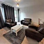 Lovely 2 Bedroom Apartment Close To Plaistow Station