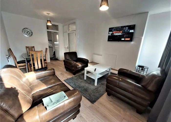Lovely 2 Bedroom Apartment Close To Plaistow Station