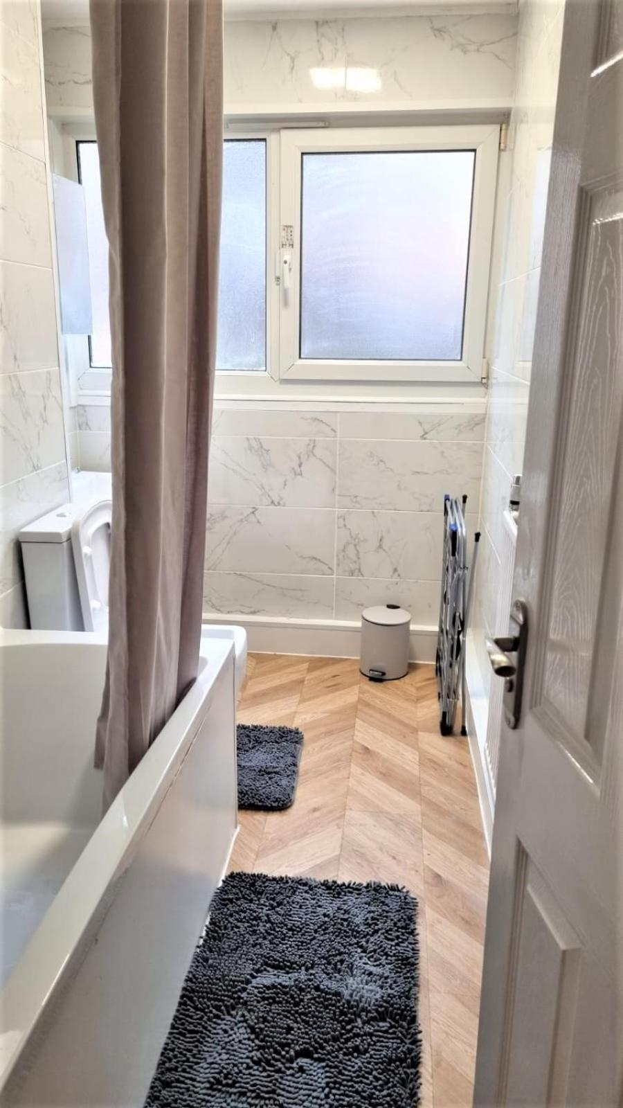 Lovely 2 Bedroom Close To Plaistow Station *