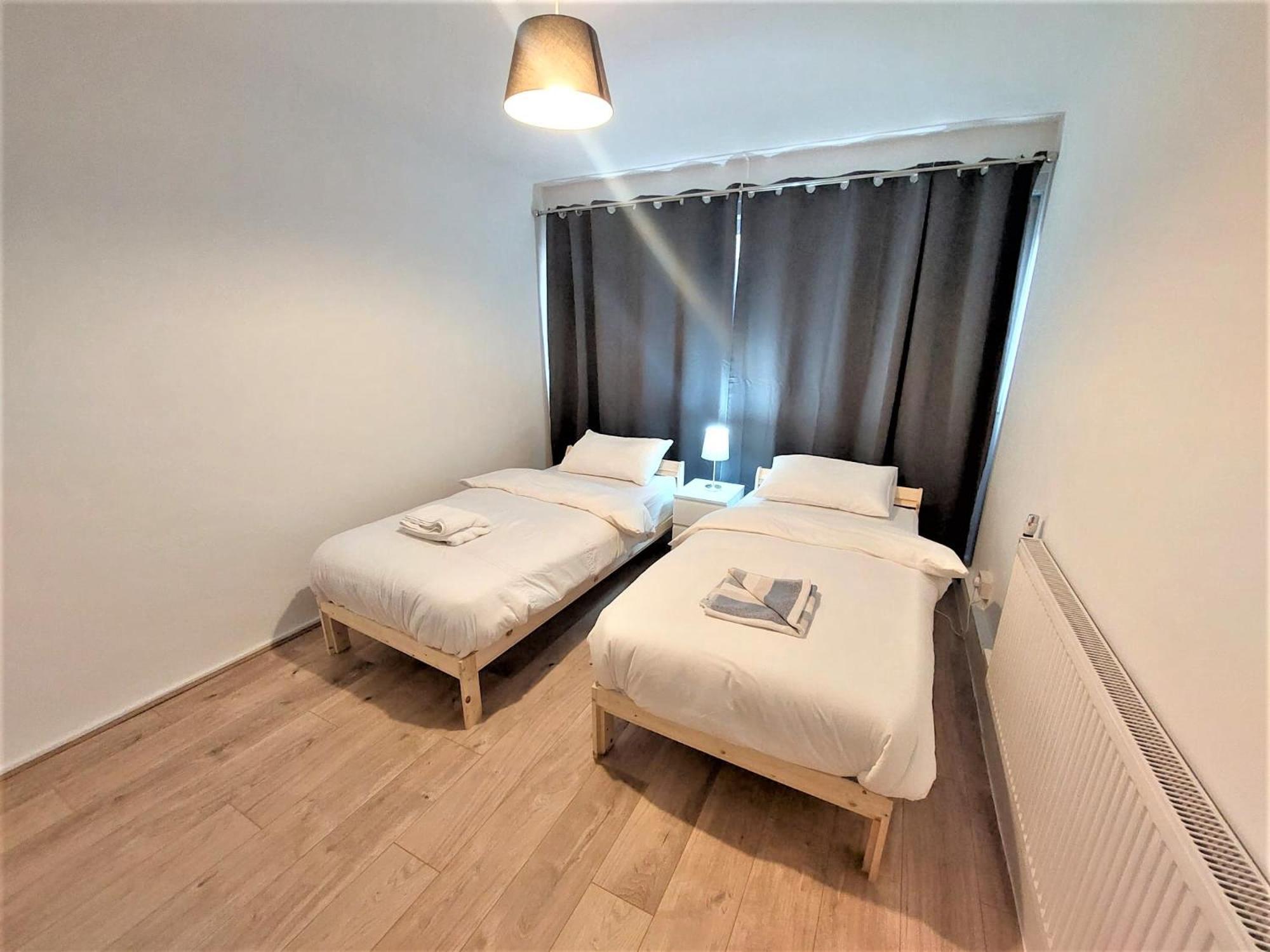Lovely 2 Bedroom Close To Plaistow Station Appartamento