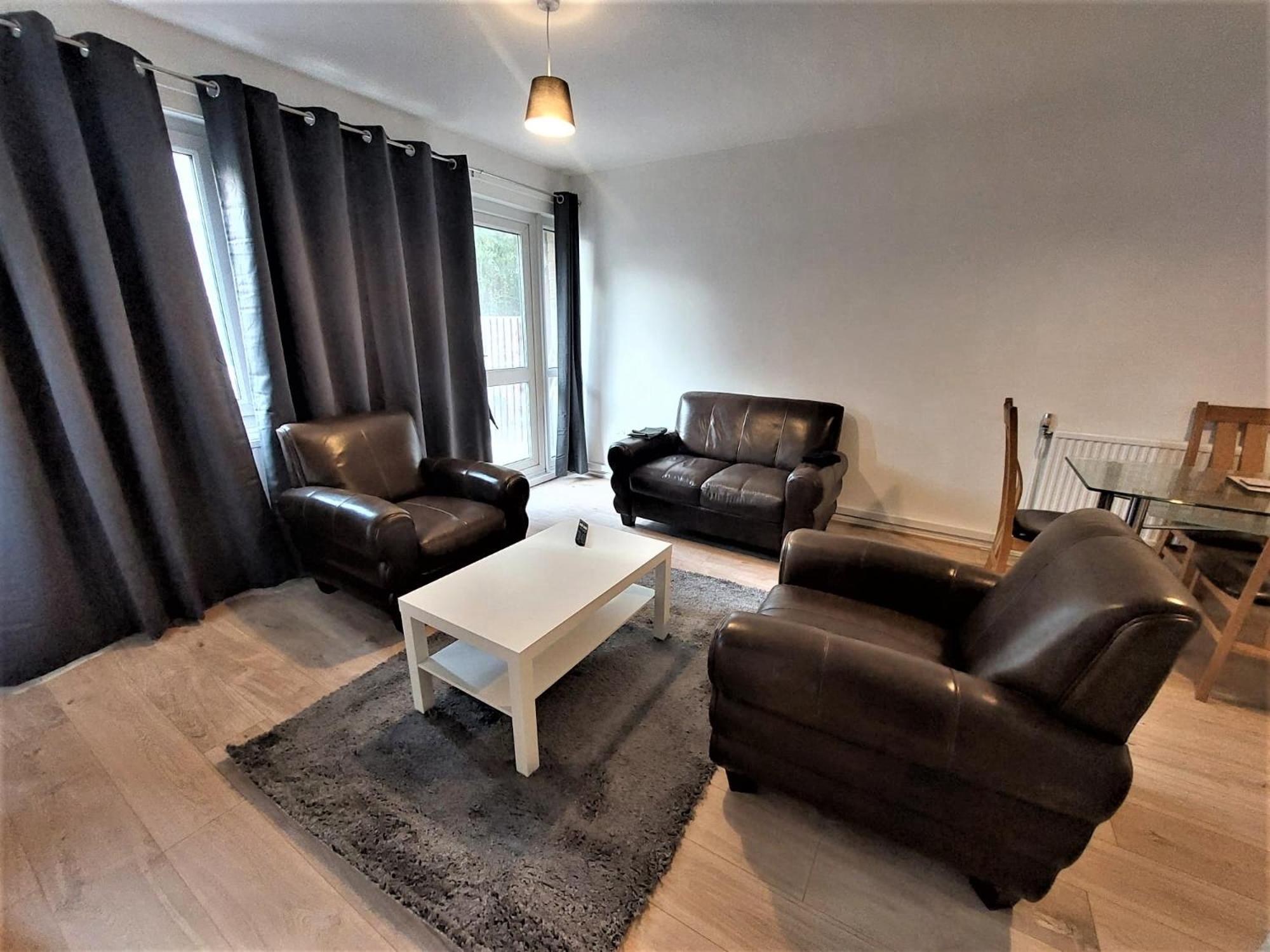 Lovely 2 Bedroom Close To Plaistow Station Appartamento *